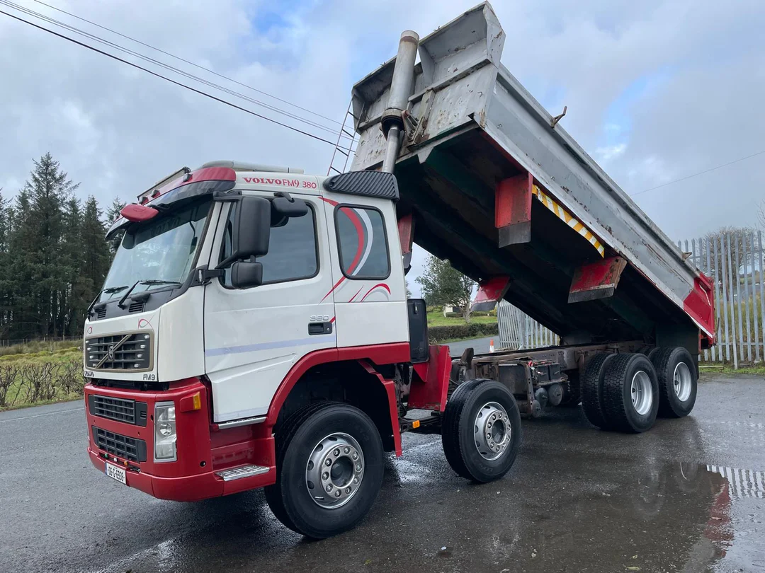 2006 Volvo FM 380 8x4 Tipper
